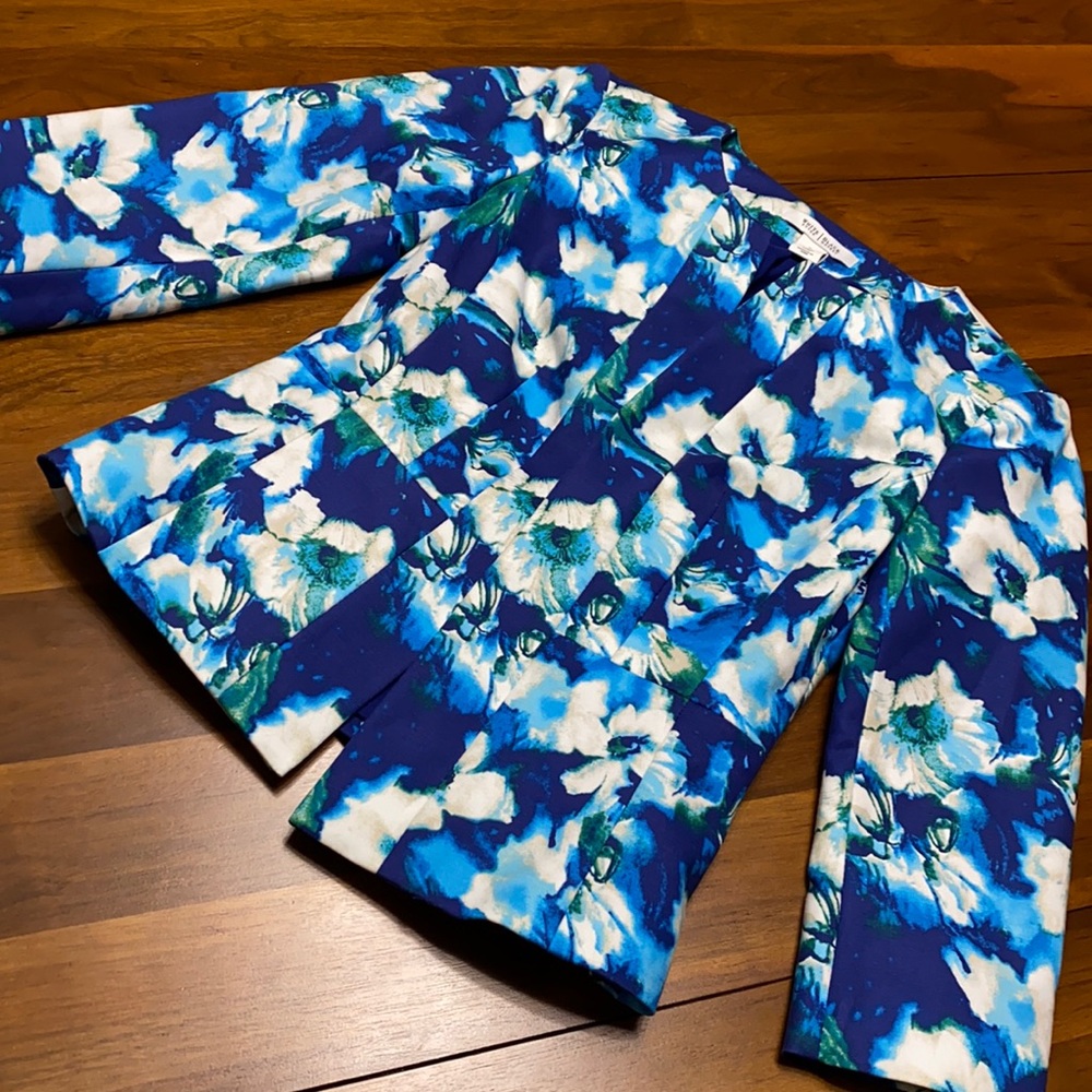 White House Black Market Blue Floral Blazer